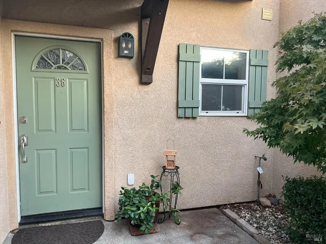 $425,000 | 36 Bridgegate Way, Napa, CA 94559