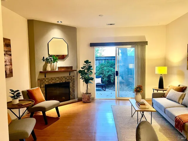 $425,000 | 36 Bridgegate Way, Napa, CA 94559