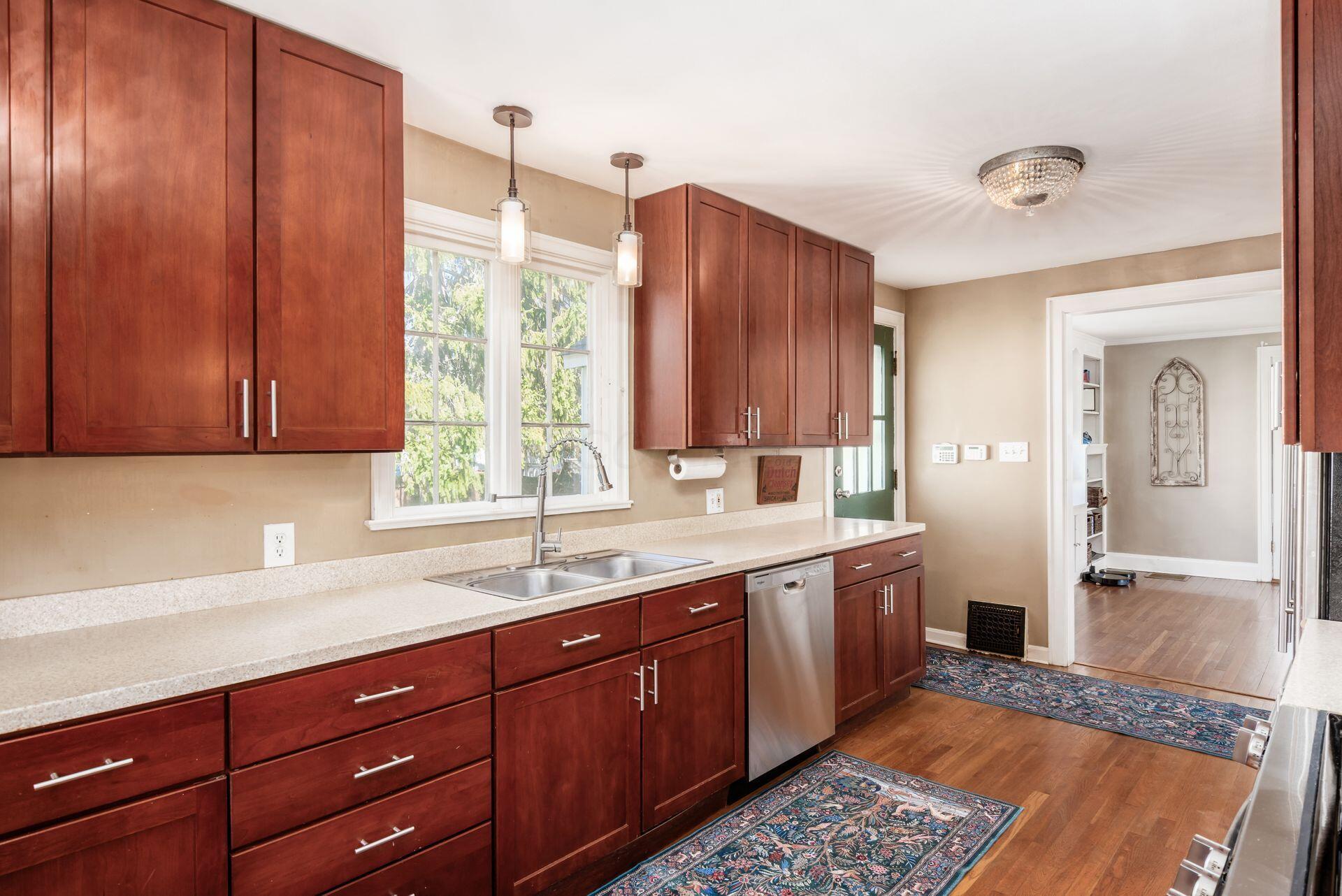 2424 Sherwood Road Bexley, OH 43209 - Photo 23 of 92 Kitchen