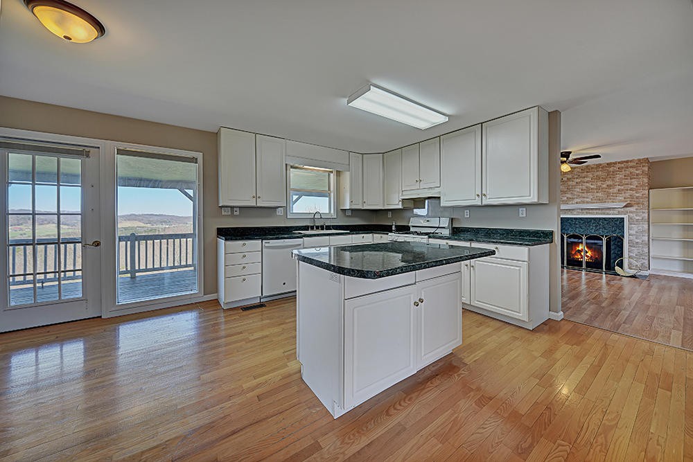 432 Gaut Road Dandridge, TN 37725 - Photo 9 of 38 Gallery Image 9