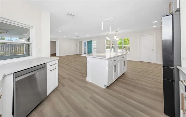 $5,400 | 1949 Dolphin Boulevard South, St. Petersburg, FL 33707