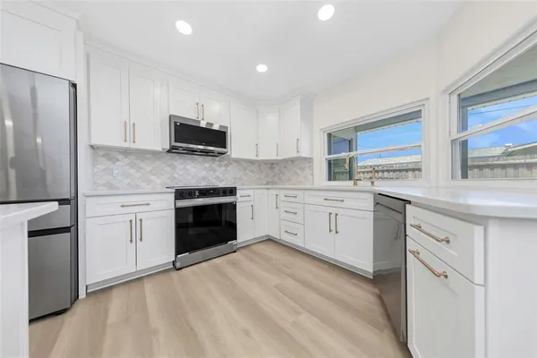 $5,400 | 1949 Dolphin Boulevard South, St. Petersburg, FL 33707