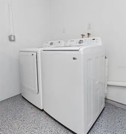 $5,400 | 1949 Dolphin Boulevard South, St. Petersburg, FL 33707