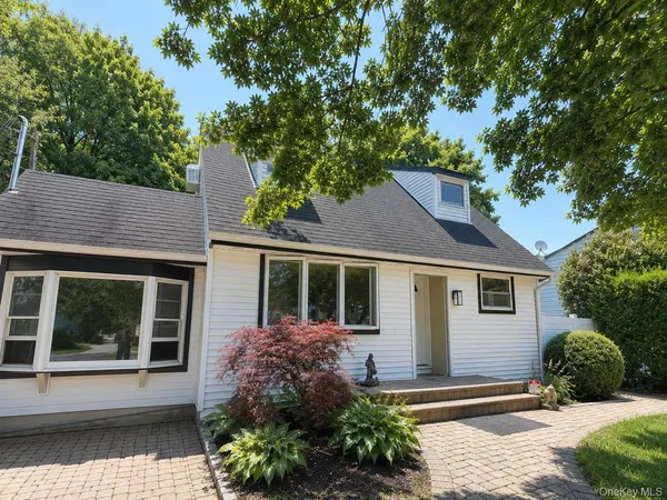 $4,100 | 196 Sterling Street, Port Jefferson Station, NY 11776