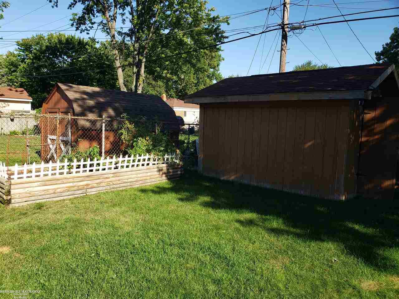 11372 Erdmann Road Sterling Heights, MI 48314 - Photo 11 of 35 50054018-10.JPG