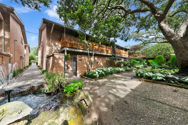 $335,000 | 3926 West Alabama Street, Unit 1, Houston, TX 77027