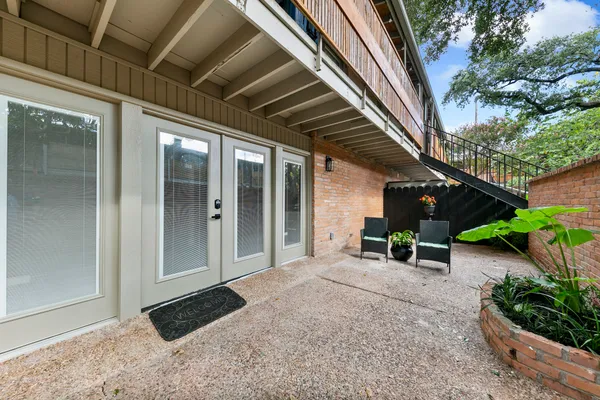 $335,000 | 3926 West Alabama Street, Unit 1, Houston, TX 77027