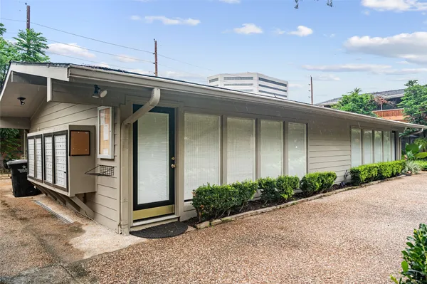 $335,000 | 3926 West Alabama Street, Unit 1, Houston, TX 77027