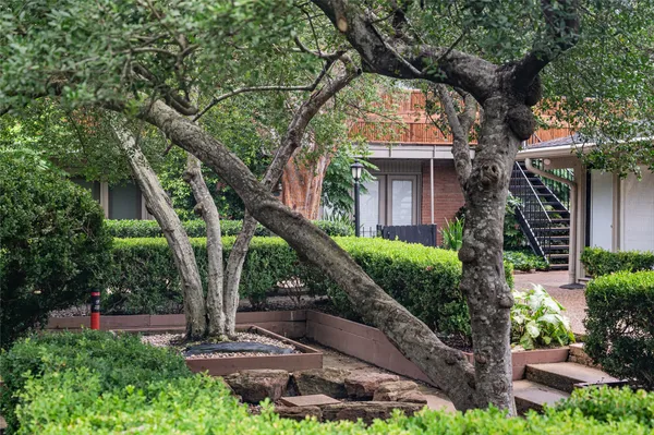 $335,000 | 3926 West Alabama Street, Unit 1, Houston, TX 77027