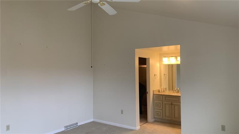 2003 Kenzie Road Pittsburgh, PA 15205 - Photo 11 of 18 Gallery Image 11