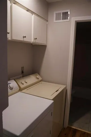 a view of city view with houses