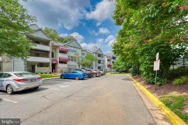$225,000 | 3301 Sir Thomas Drive, Unit 6B22, Silver Spring, MD 20904