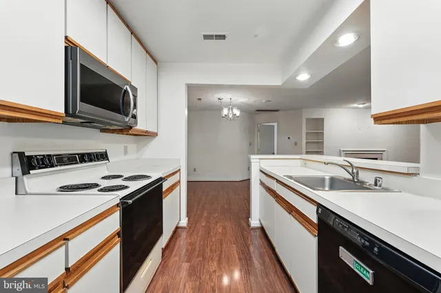 $225,000 | 3301 Sir Thomas Drive, Unit 6B22, Silver Spring, MD 20904