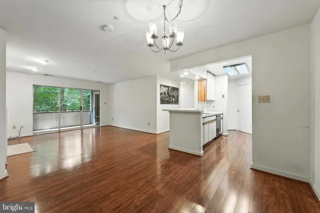 $225,000 | 3301 Sir Thomas Drive, Unit 6B22, Silver Spring, MD 20904