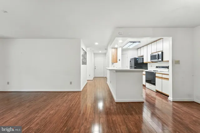 $225,000 | 3301 Sir Thomas Drive, Unit 6B22, Silver Spring, MD 20904