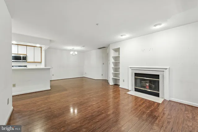 $225,000 | 3301 Sir Thomas Drive, Unit 6B22, Silver Spring, MD 20904