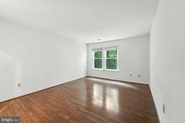 $225,000 | 3301 Sir Thomas Drive, Unit 6B22, Silver Spring, MD 20904