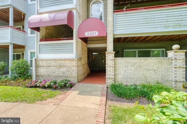 $225,000 | 3301 Sir Thomas Drive, Unit 6B22, Silver Spring, MD 20904