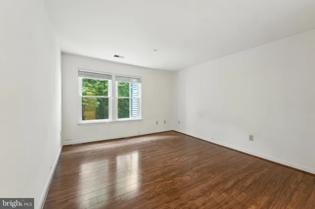 $225,000 | 3301 Sir Thomas Drive, Unit 6B22, Silver Spring, MD 20904