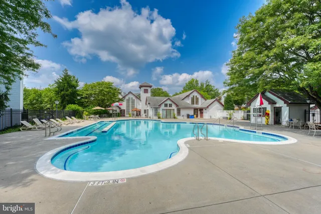 $225,000 | 3301 Sir Thomas Drive, Unit 6B22, Silver Spring, MD 20904