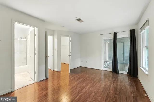 $225,000 | 3301 Sir Thomas Drive, Unit 6B22, Silver Spring, MD 20904