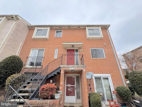 $2,350 | 4513 Logsdon Drive, Annandale, VA 22003