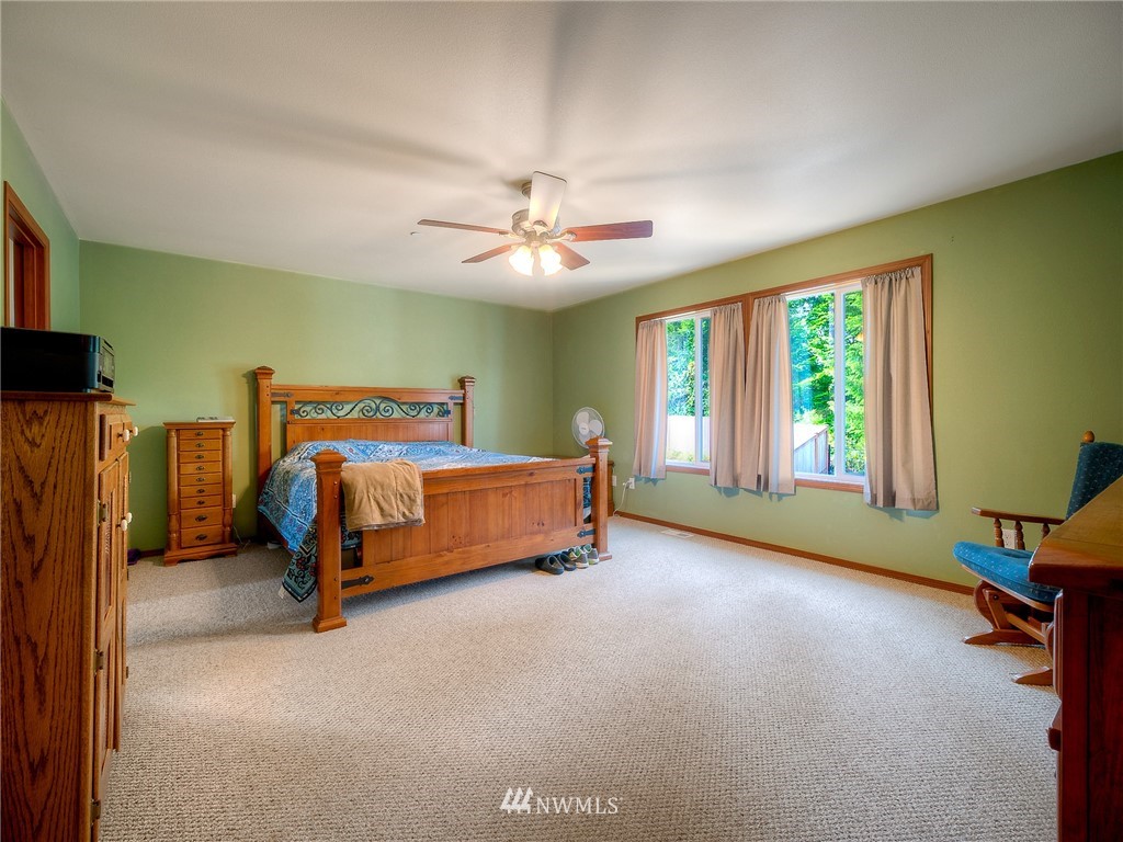 1307 Foreman Road DuPont, WA 98327 - Photo 12 of 25