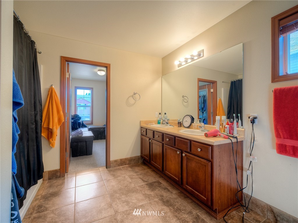 1307 Foreman Road DuPont, WA 98327 - Photo 13 of 25