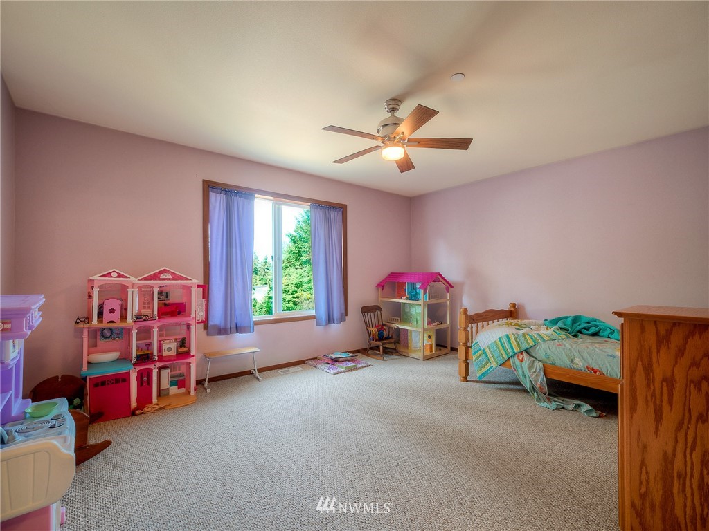 1307 Foreman Road DuPont, WA 98327 - Photo 14 of 25