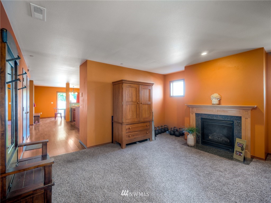 1307 Foreman Road DuPont, WA 98327 - Photo 3 of 25