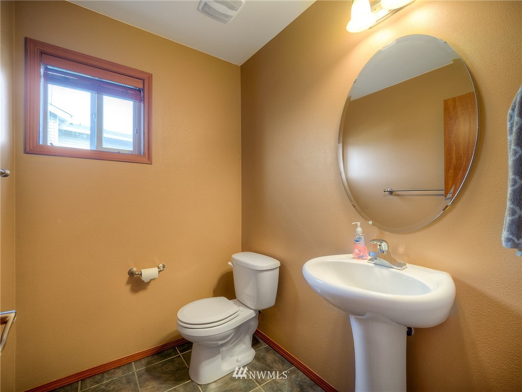 1307 Foreman Road DuPont, WA 98327 - Photo 10 of 25