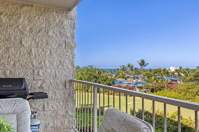 $757,000 | 78-7070 Alii Drive, Unit B203, Kailua-Kona, HI 96740