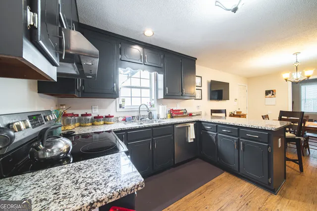 $299,900 | 200 Lake Amah Lee Road, Hampton, GA 30228