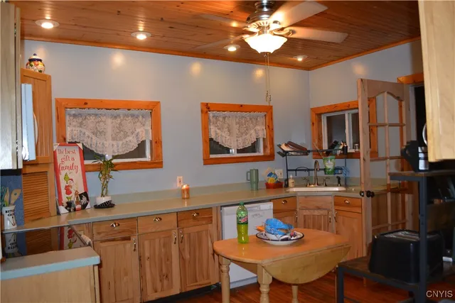 $174,900 | 54 Whitesboro Street, Whitestown, NY 13495