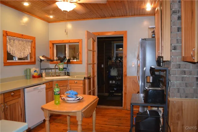 $174,900 | 54 Whitesboro Street, Whitestown, NY 13495