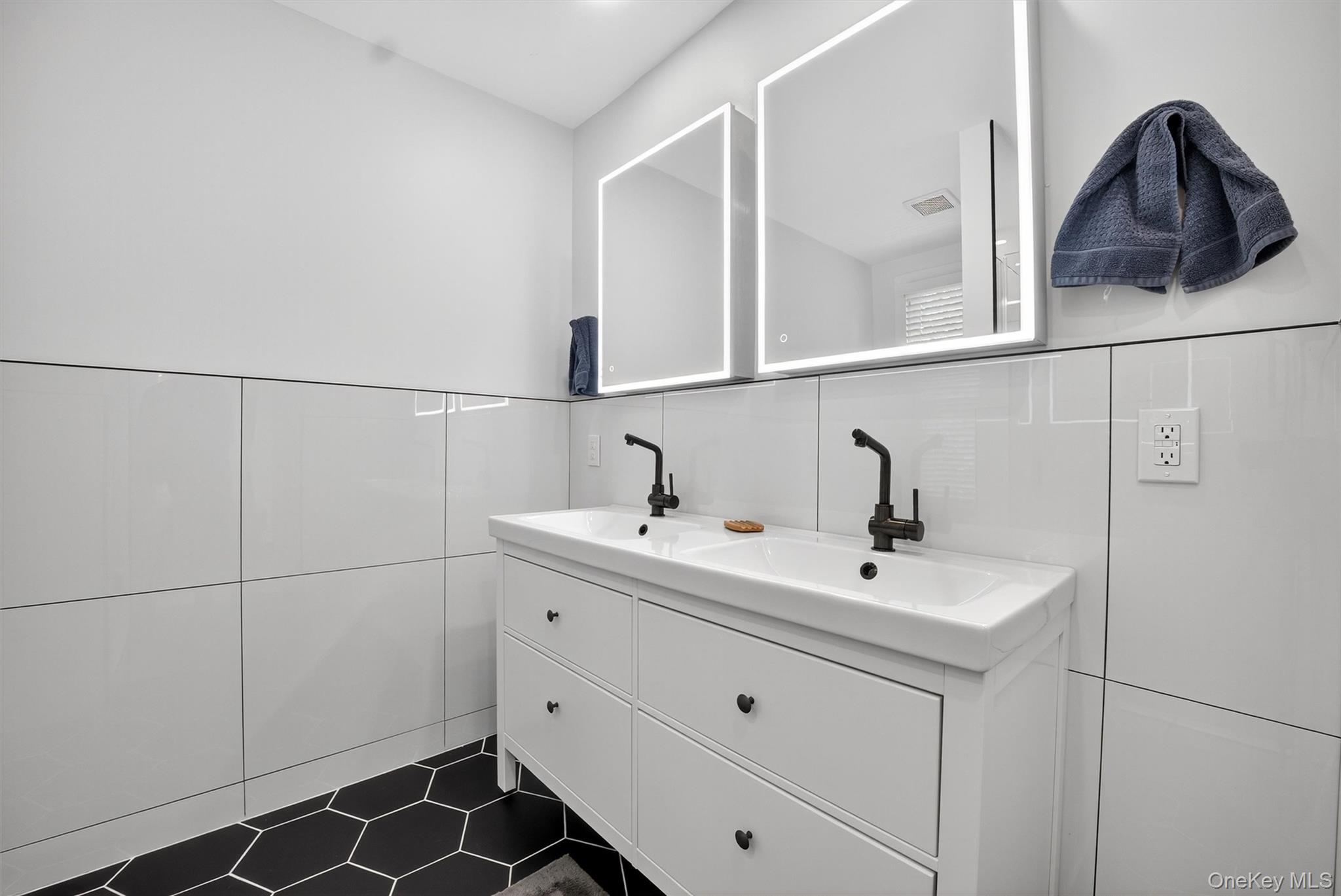 39 Frost Lane Cornwall, NY 12518 - Photo 20 of 39 a bathroom with a sink and a mirror