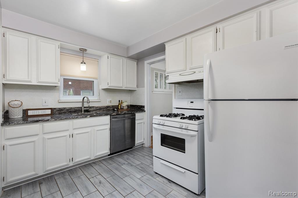 1258 Dorothea Road Berkley, MI 48072 - Photo 7 of 28