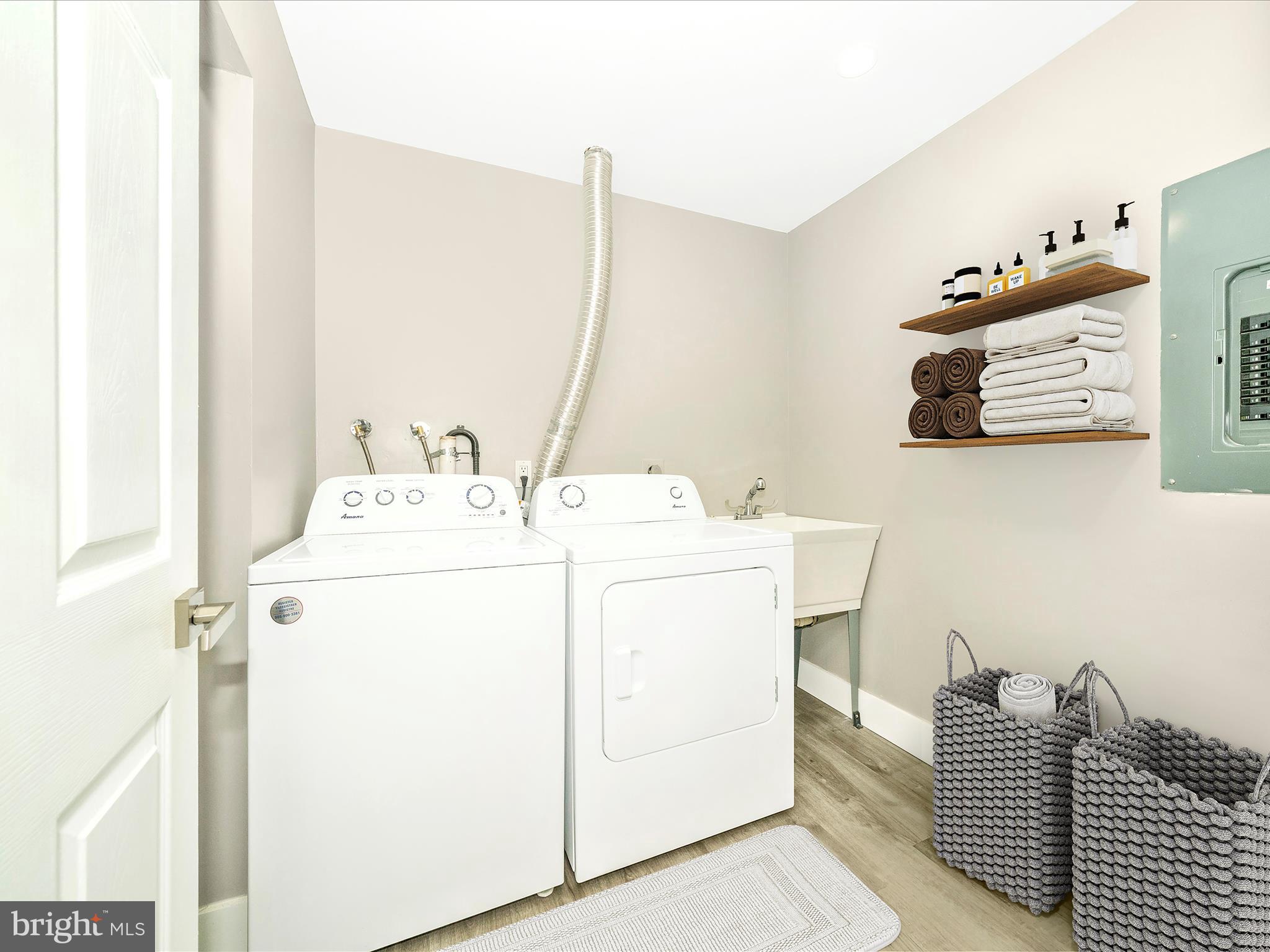 1040 Deer Ridge Drive, Unit 508 Baltimore, MD 21210 - Photo 38 of 66 Laundry Area Virtually Staged