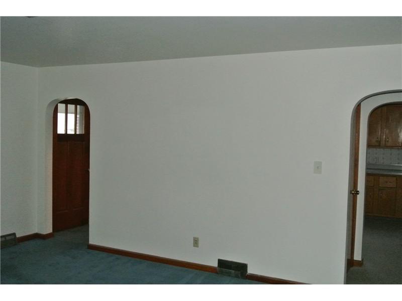 116 Sober Road Leechburg, PA 15656 - Photo 4 of 19 Living Room.