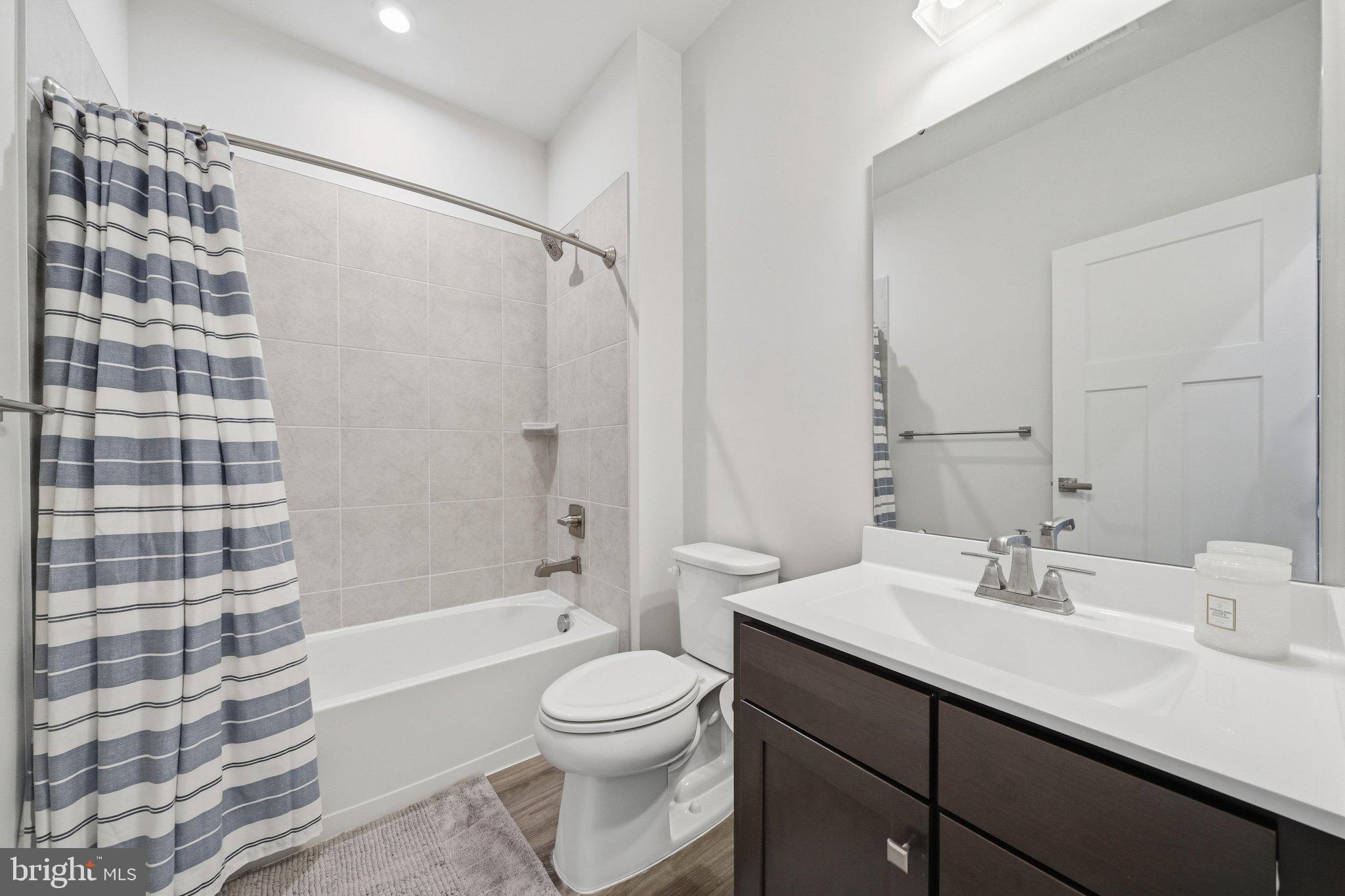 7320 Isabella Road Laurel, MD 20723 - Photo 37 of 51 Hall Bathroom
