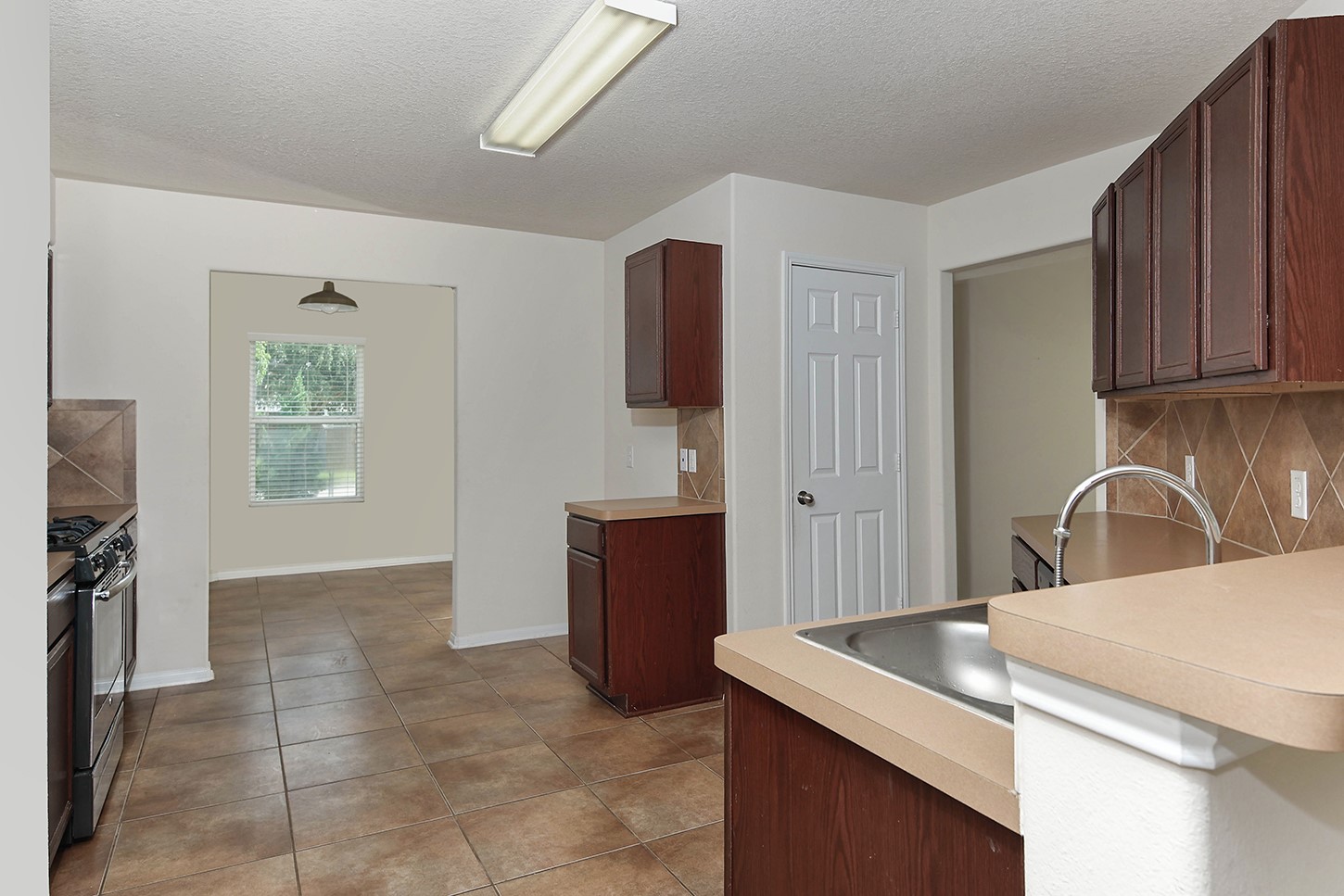 9960 Hyacinth Way Conroe, TX 77385 - Photo 5 of 20