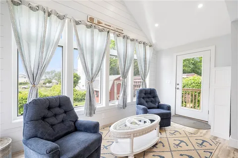 $699,000 | 39 Edwards Avenue, South Kingstown, RI 02879