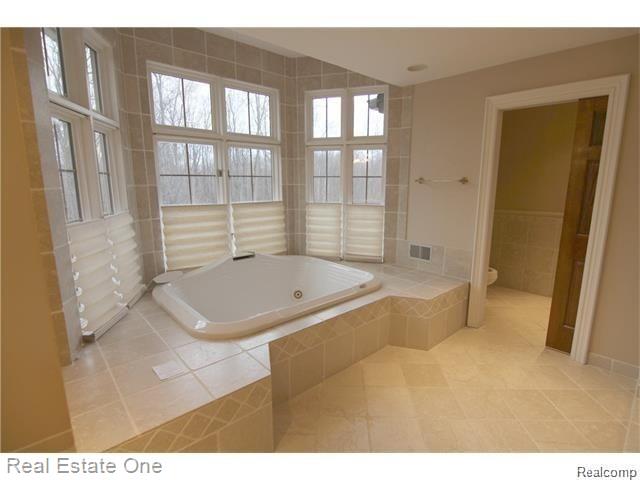 32400 Rock Ridge Lane Farmington Hills, MI 48334 - Photo 29 of 44