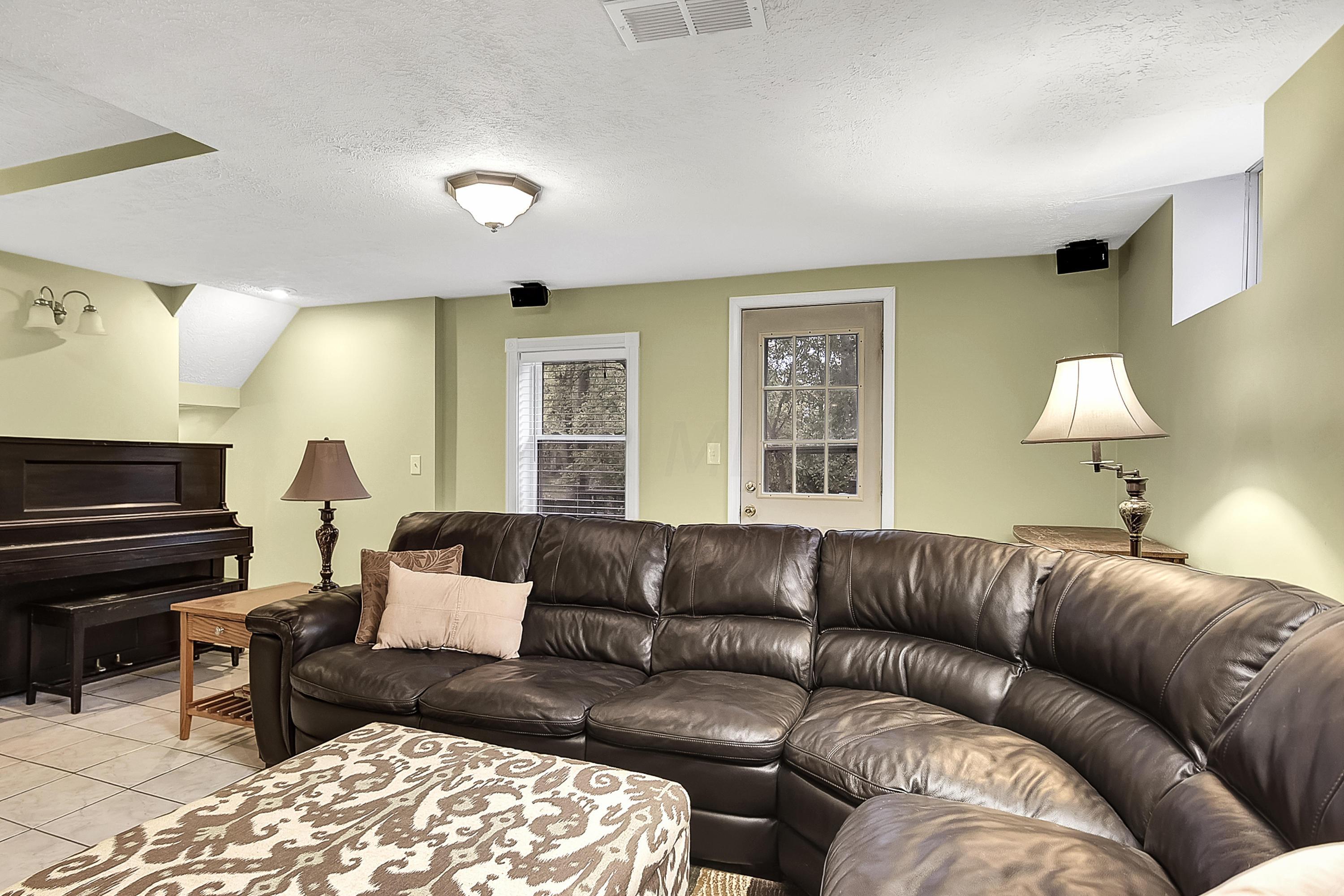 1591 Demorest Road Columbus, OH 43228 - Photo 18 of 22 Gallery Image 18