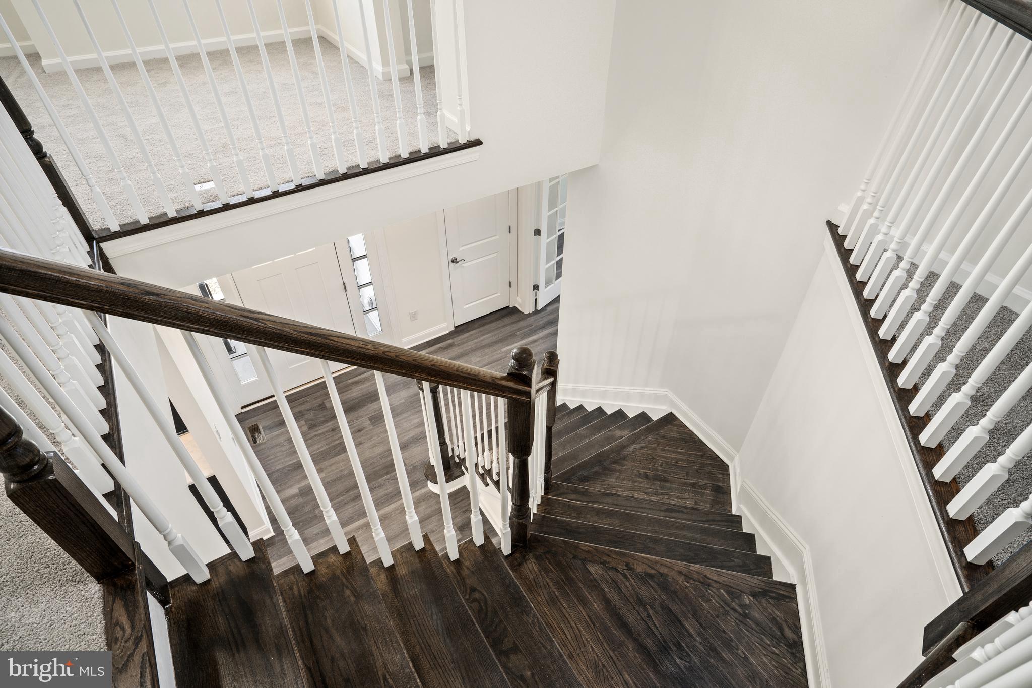 33 Kay Chiarello Way Hamilton, NJ 08690 - Photo 20 of 42 a view of entryway