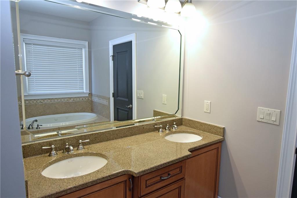 396 15th Street Northwest, Unit 8 Atlanta, GA 30318 - Photo 15 of 27