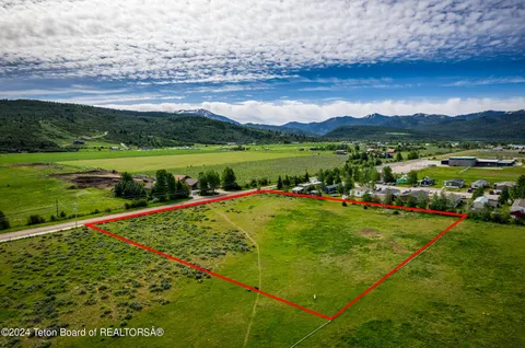$1,200,000 | 850 South 17, Victor, ID 83455