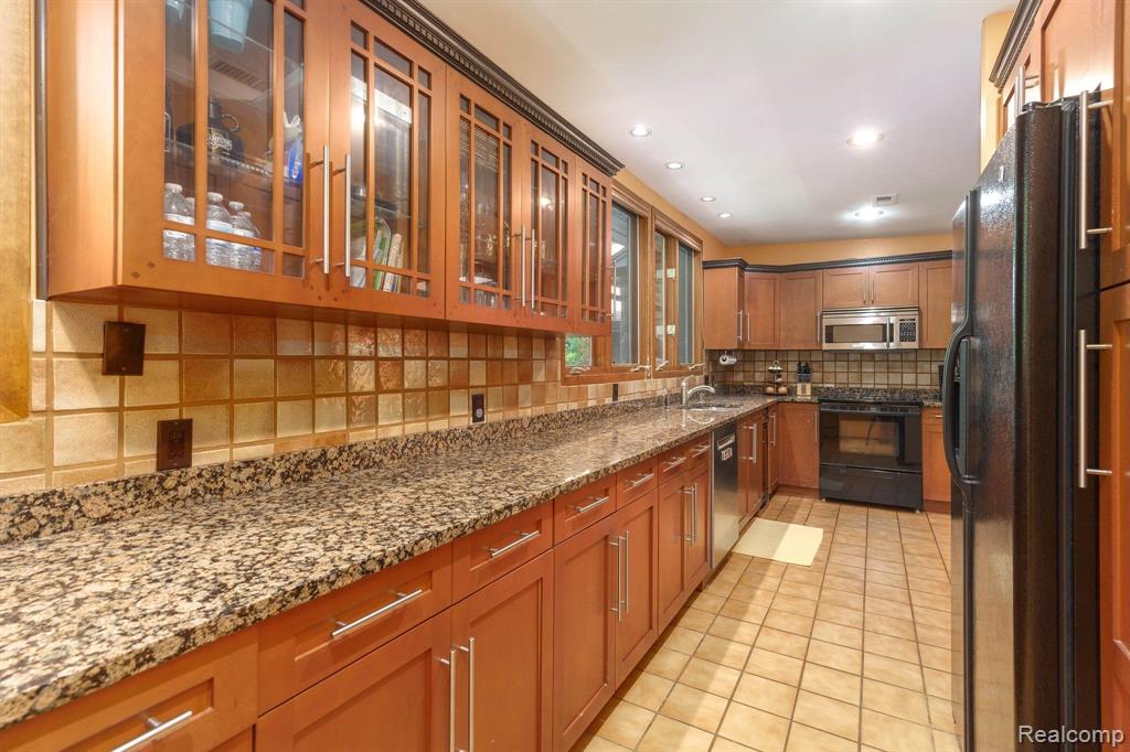1375 Dutton Road Rochester Hills, MI 48306 - Photo 33 of 55