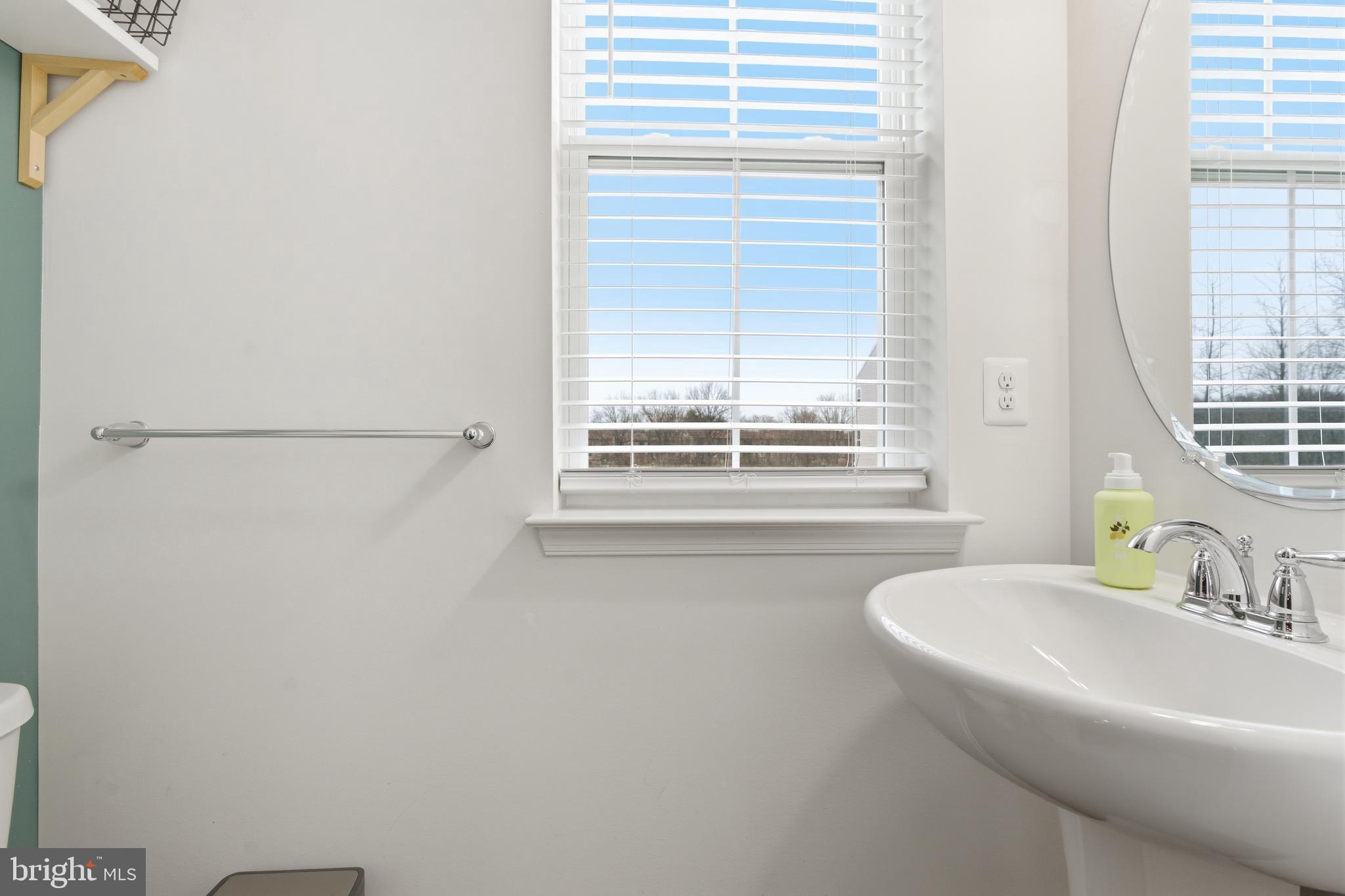 1501 Hudson View Road Essex, MD 21221 - Photo 21 of 34