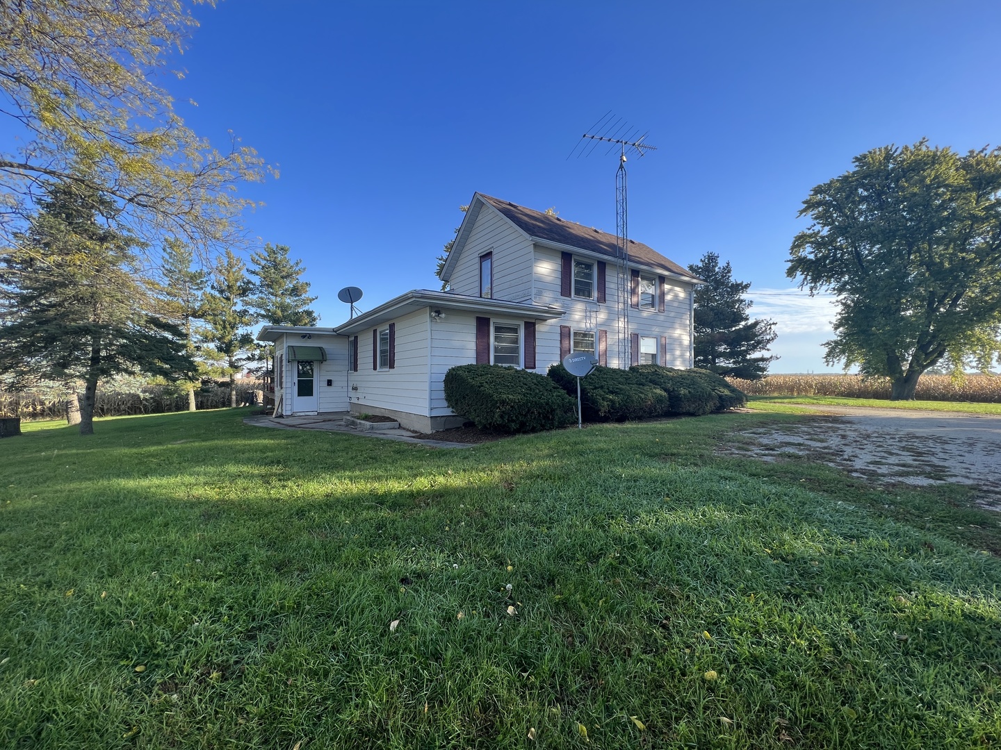 48W137 Middleton Road Maple Park, IL 60151 - Photo 19 of 27 a front view of house with yard and green space
